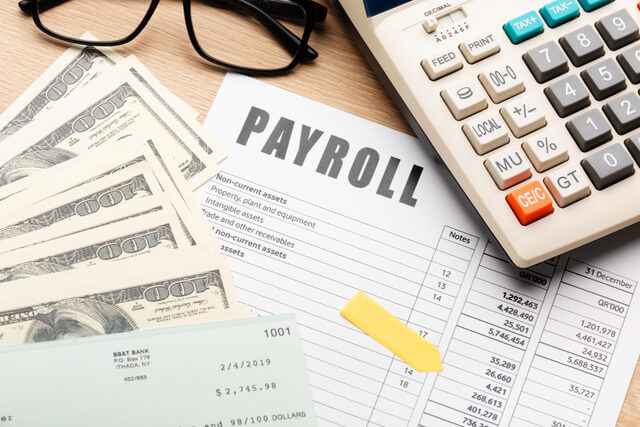 Top things to look for when hiring a payroll specialist