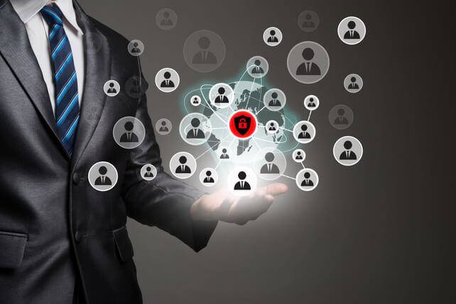 Centralized vs. Decentralized Recruitment: Which Is Right for Your Business?
