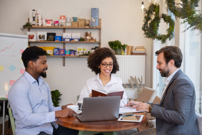 Workforce Hiring Top 10 Retail Workforce Hiring Platforms for Seasonal Staffing