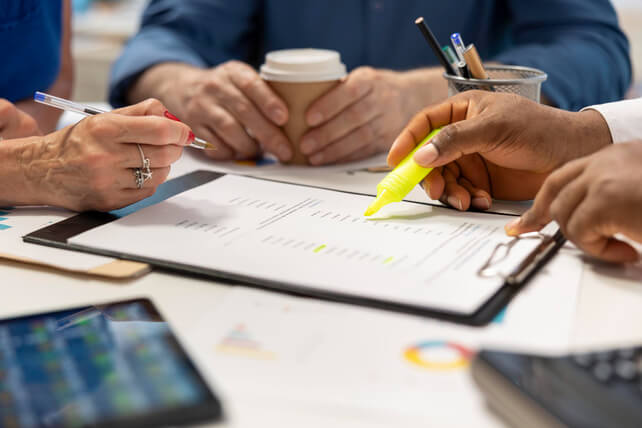 HRIS RFP Template and Checklist for Midsize Businesses